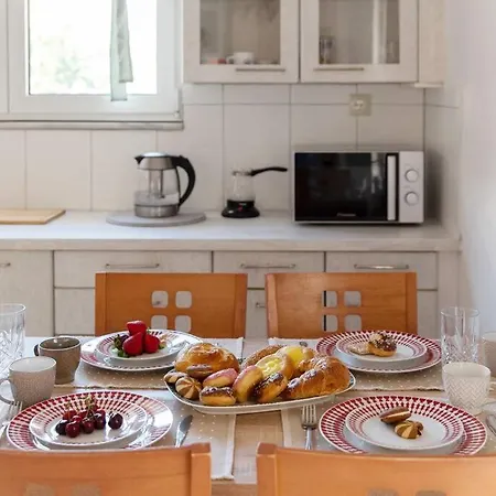 Casa Valore With Parking By 8essentially Holiday home