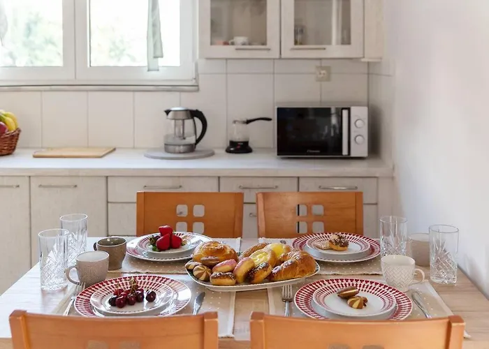 Casa Valore With Parking By 8essentially Holiday home